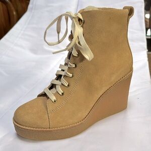 Never worn  New Ugg Kiernan  Honey Suede boots.